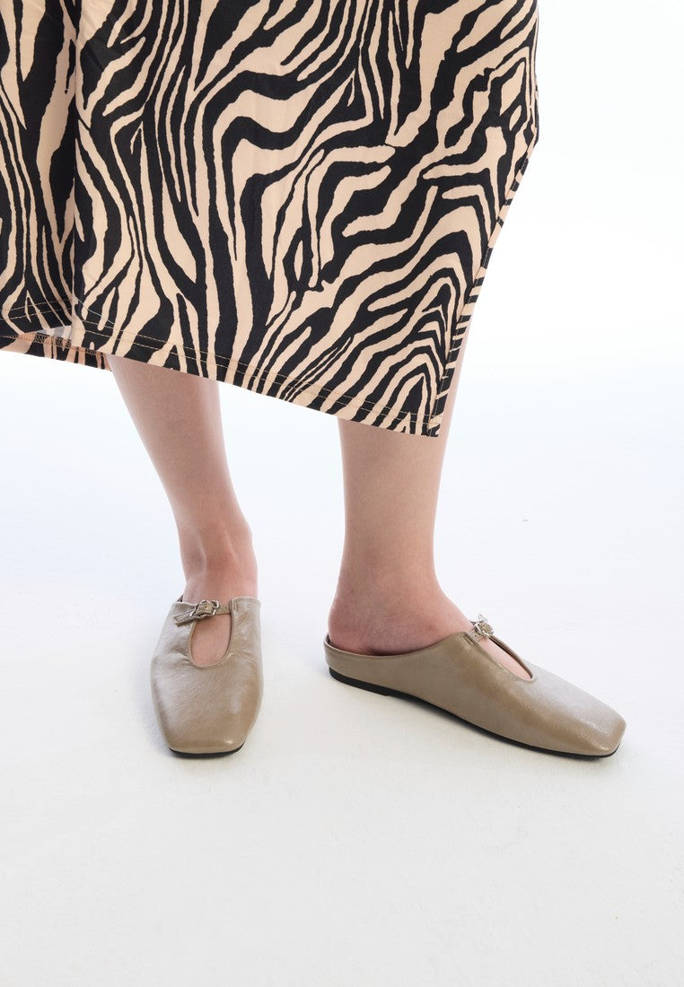 Eliana Square Toe Slip on Flat (Grey)
