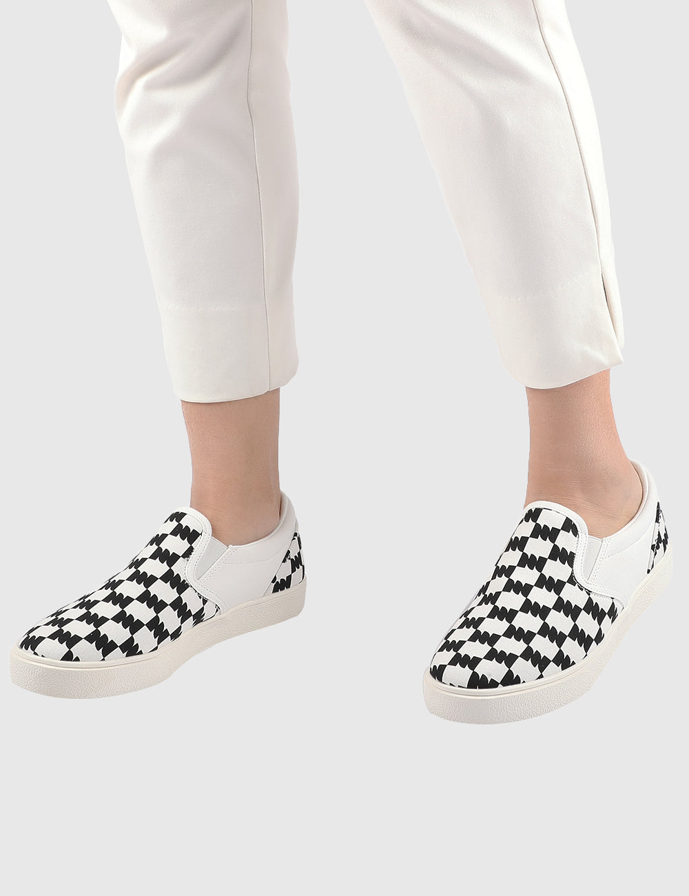 CheckerM Rounded Toe Sneakers Men (Black)