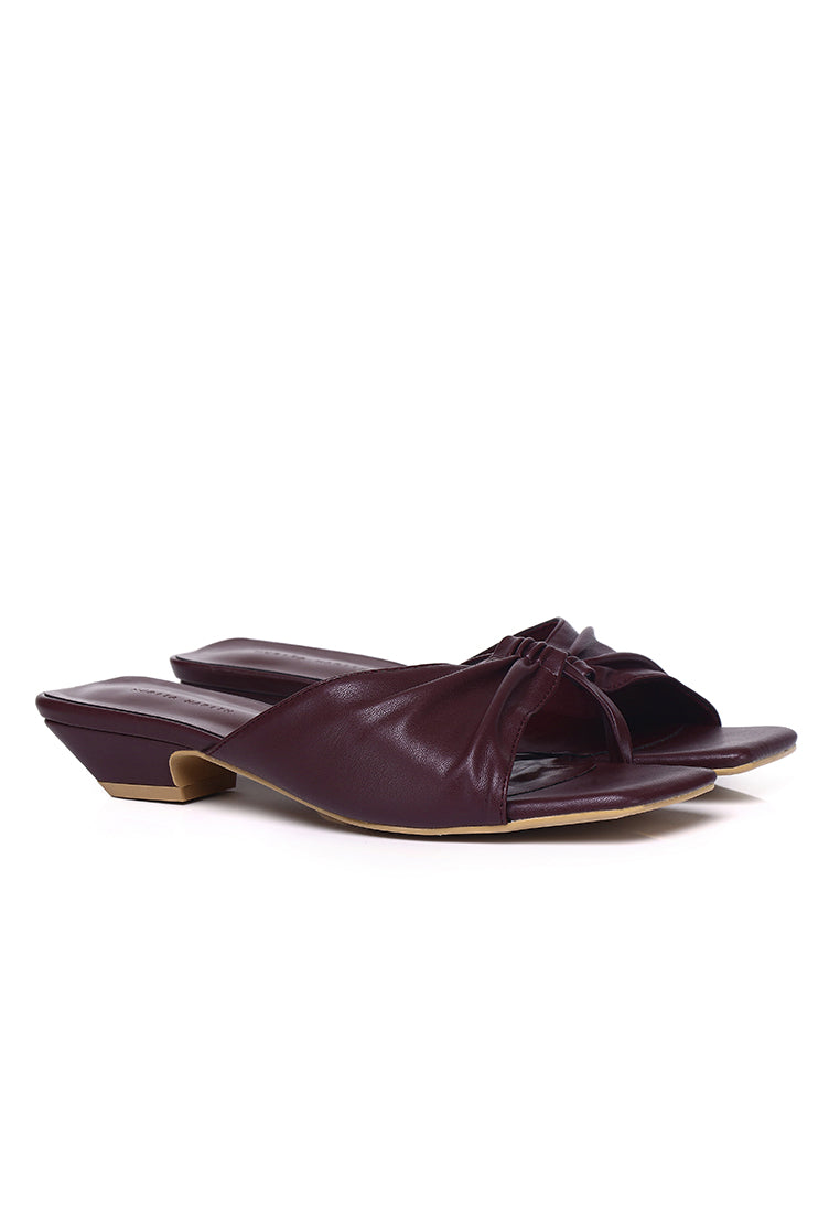 Hilya Pleated Square Toe Heels (Burgundy)