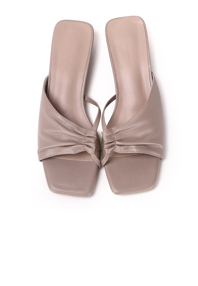 Hilya Pleated Square Toe Heels (Nude)