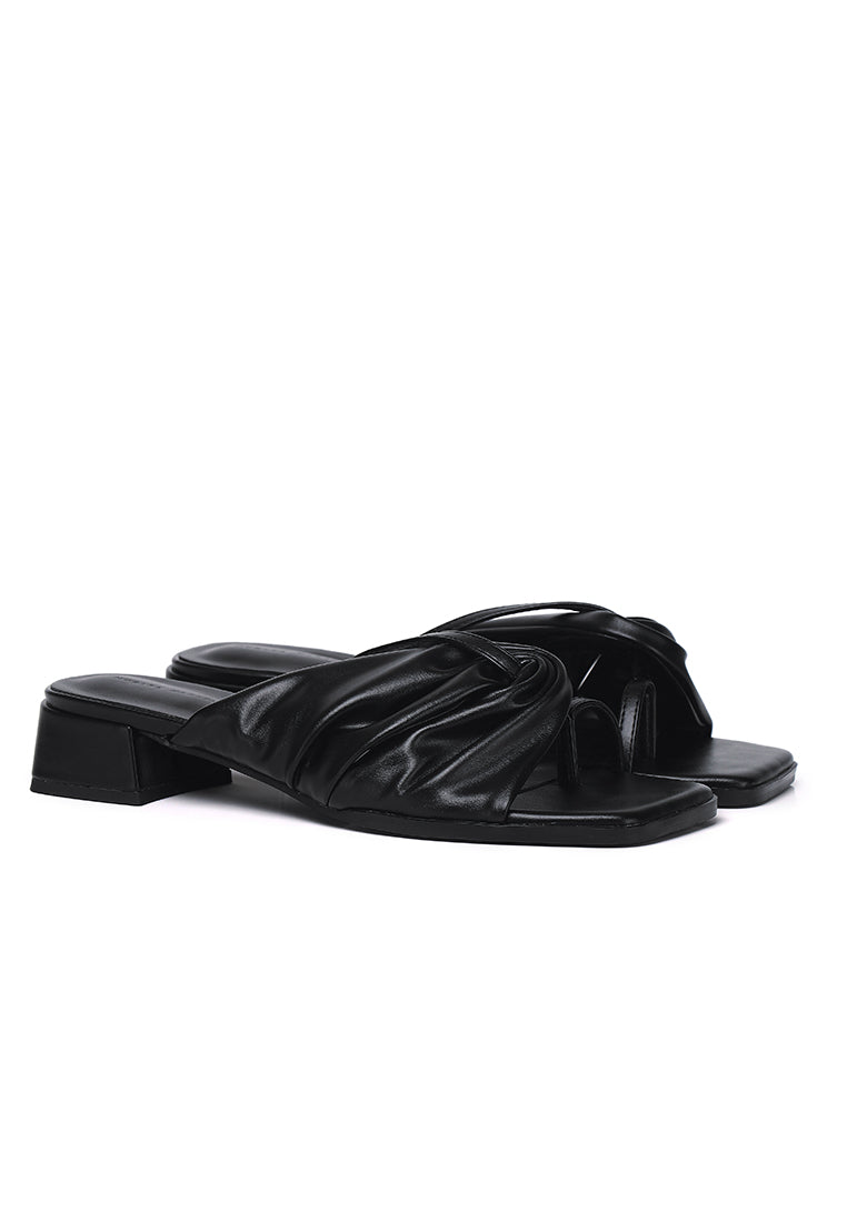 Hunera Asymmetric Pleated Low Heels Sandals (Black)
